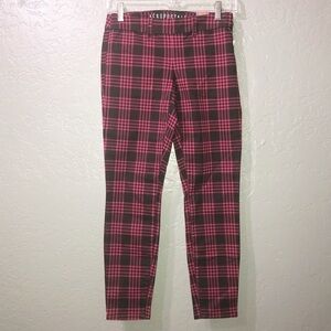 Aeropostale “City Crop” burgundy and plaid  design